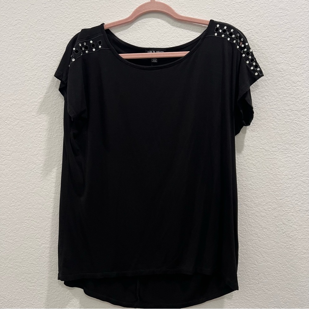 CABLE AND GAUGE BLACK RHINESTONE STUDDED CUT OUT SHOULDER‎ CAP SLEEVE LARGE